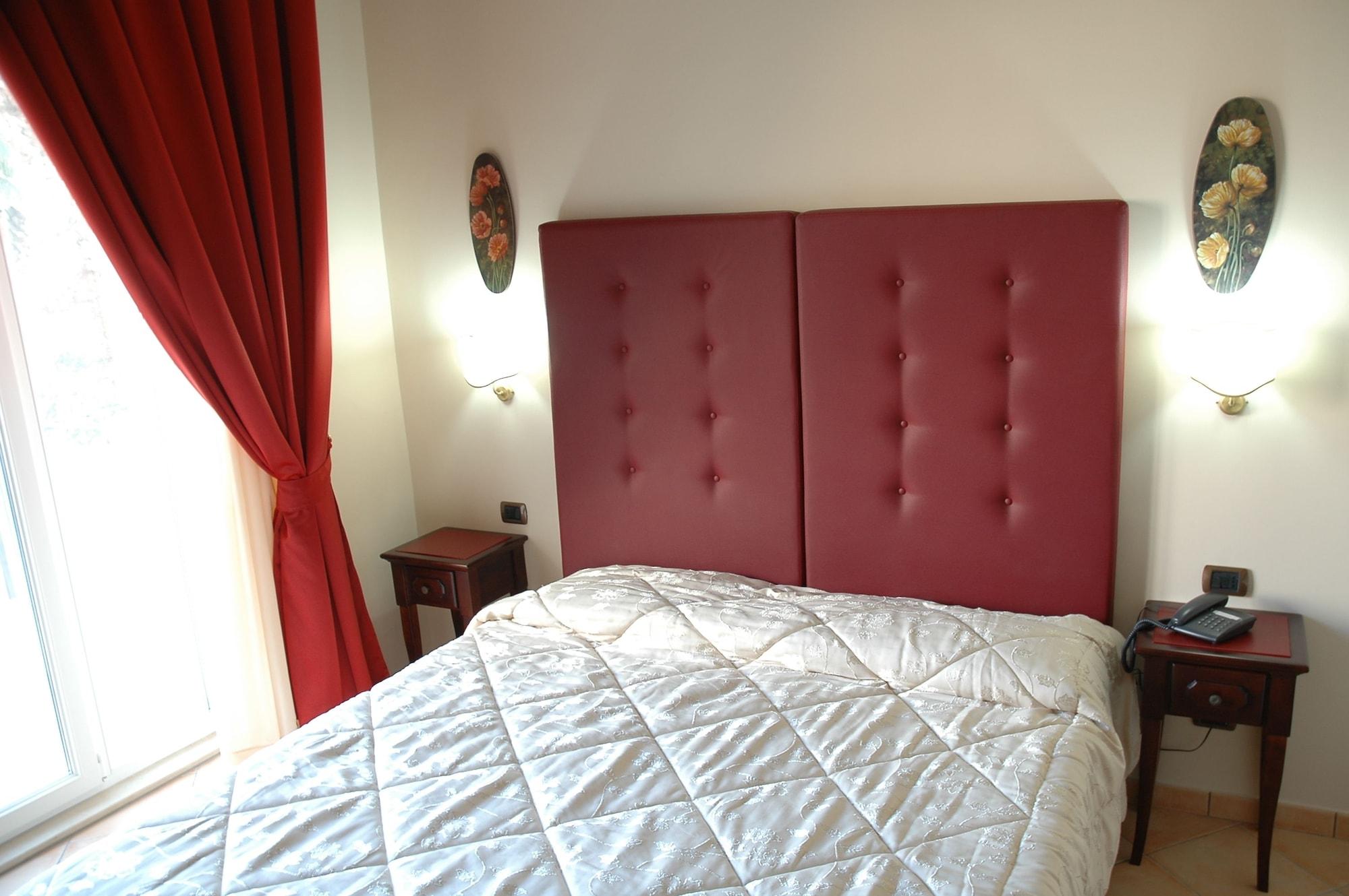 Charme Hotel Villa Principe Fitalia 法努撒 外观 照片