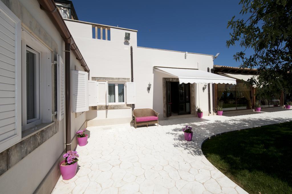 Charme Hotel Villa Principe Fitalia 法努撒 外观 照片