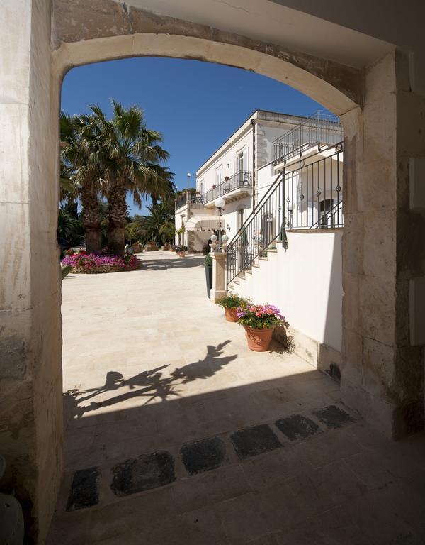 Charme Hotel Villa Principe Fitalia 法努撒 外观 照片
